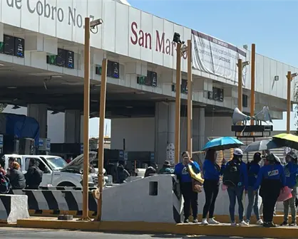 VIDEO | CNTE toma caseta en la México-Puebla y automovilistas pasan sin pagar el peaje