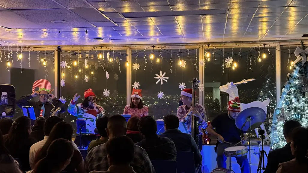 Navidad en las nubes conciertos de jazz en el mirador de la Torre Latino, CDMX