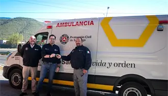 David de la Peña entrega ambulancia con tecnología Spectral Blue en Santiago