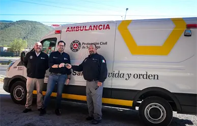 David de la Peña entrega ambulancia con tecnología Spectral Blue en Santiago