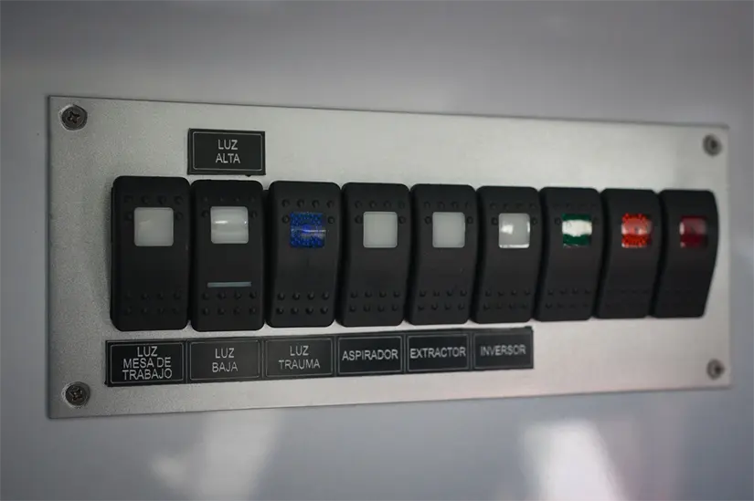 imagen recuadro La nueva ambulancia de Protección Civil de Santiago cuenta con tecnología Blue Spectrel que permite la desinfección total al interior de la unidad. Foto: Gobierno de Santiago