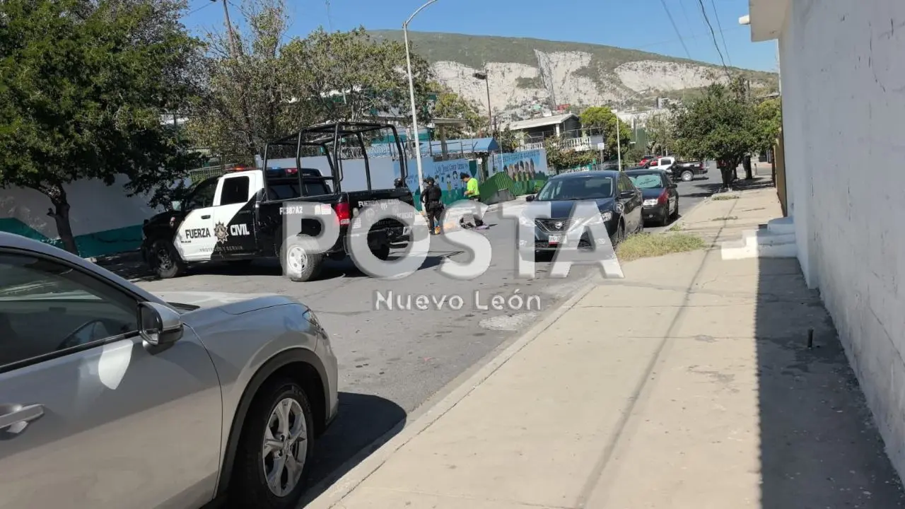 Autoridades municipales trabajan en la zona del ataque en Topo Chico Foto: POSTAMX