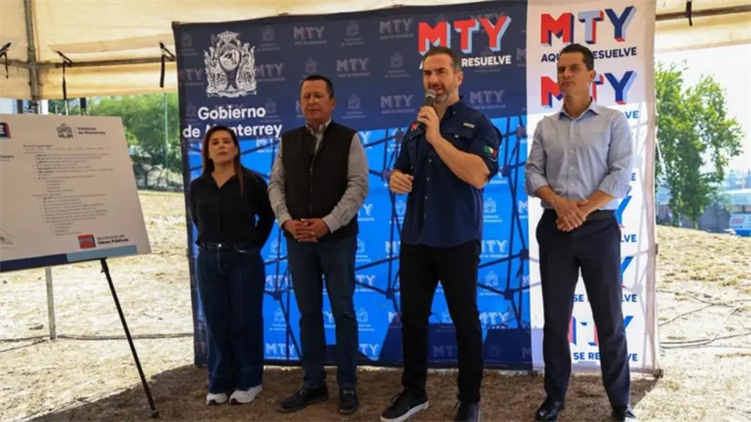 imagen recuadro Autoridades municipales recorren el parque para constatar la renovación de áreas recreativas. Foto: Gobierno de Monterrey