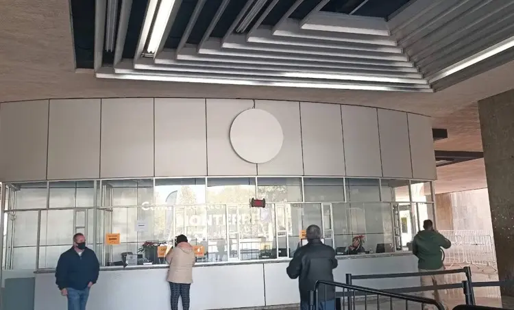 imagen recuadro Ciudadanos realizan pagos y trámites en las ventanillas de la Tesorería de Monterrey. Foto: Google Maps