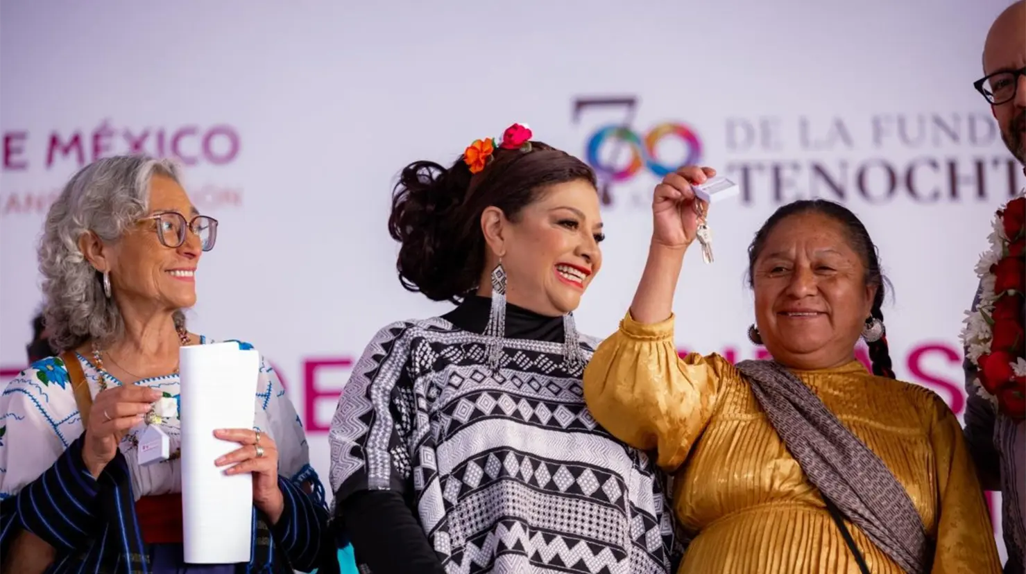 Entrega de viviendas a comunidades indígenas en CDMX. Foto: Iván Macías