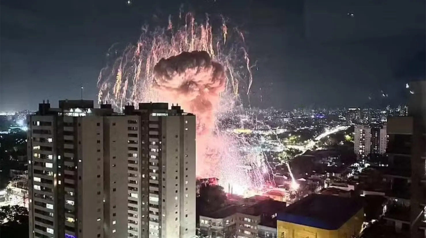 VIDEO | Explosión en tienda de pirotecnia deja una persona sin vida en Brasil. Foto: X (@SputnikMundo)