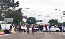 Maestros de la CNTE bloquean el Aeropuerto de Chiapas; anuncian más protestas | VIDEO Maestros de la CNTE bloquean el Aeropuerto de Chiapas; anuncian más protestas | VIDEO