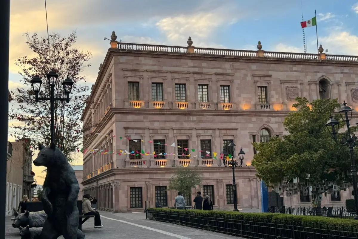 Plaza de armas en Saltillo representando pronostico del clima del 14 de noviembre / Foto: Victor B. Martinez