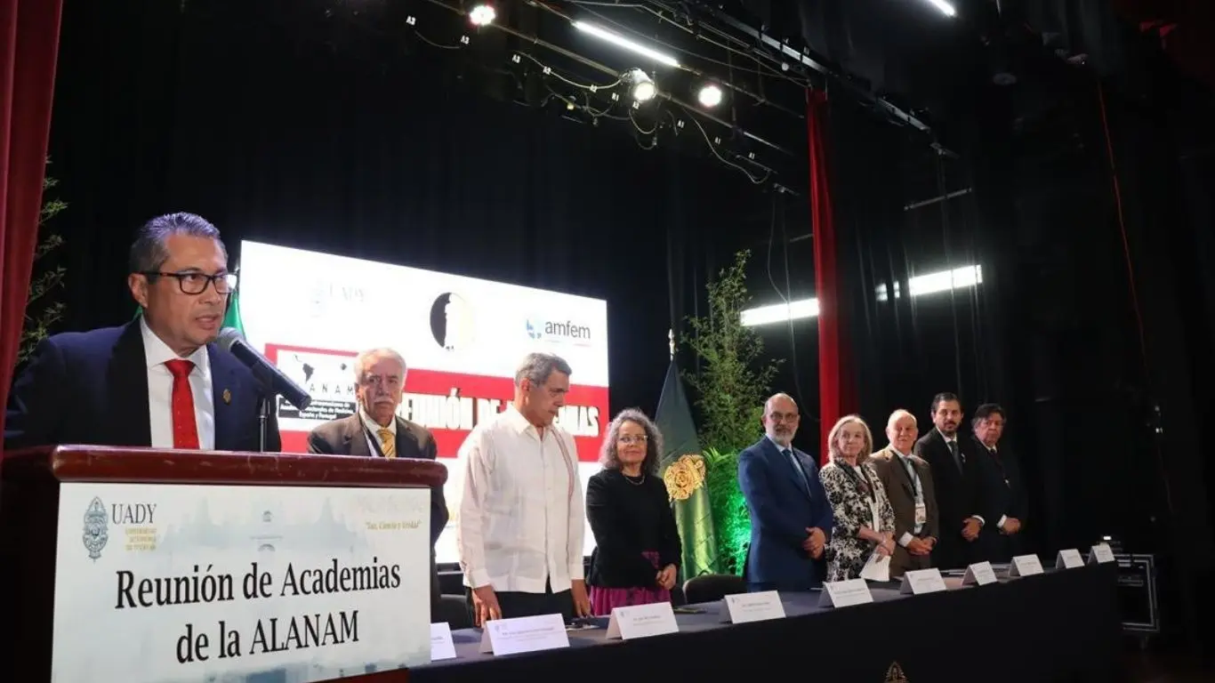 Reunión internacional de academias médicas en la UADY. Foto: Rector UADY