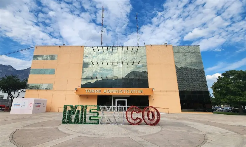 imagen recuadro La Torre Administrativa del Gobierno de Santa Catarina recibe los pagos del programa