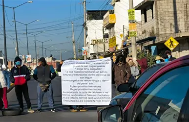 Familiares bloquean penal de San Miguel por extorsiones y abusos de custodios en Puebla
