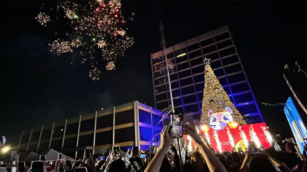 Encendido del Pino en la UANL: un evento lleno de música, luces y espíritu navideño