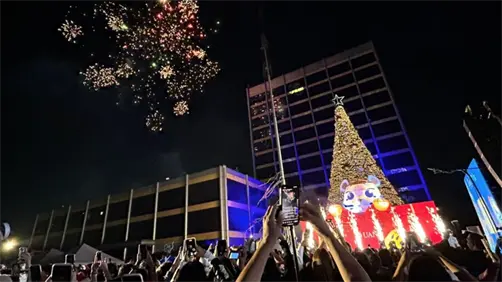 Encendido del Pino en la UANL: un evento lleno de música, luces y espíritu navideño Encendido del Pino en la UANL: un evento lleno de música, luces y espíritu navideño