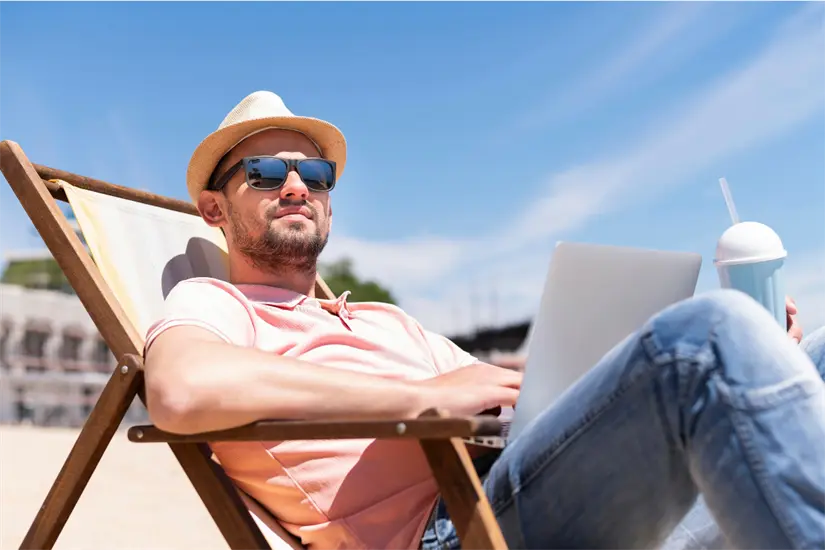 Persona disfrutando de las vacaciones Foto: Unsplash