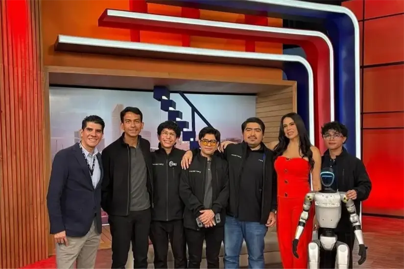 Cha Bot en programa de Paola Rojas Foto: Nix Lab