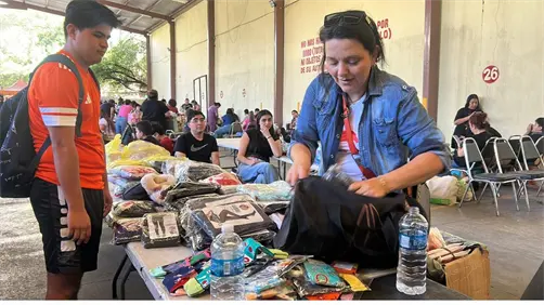 Así operan las nenis en Monterrey: el lugar que hace más fácil vender por Facebook Así operan las nenis en Monterrey: el lugar que hace más fácil vender por Facebook