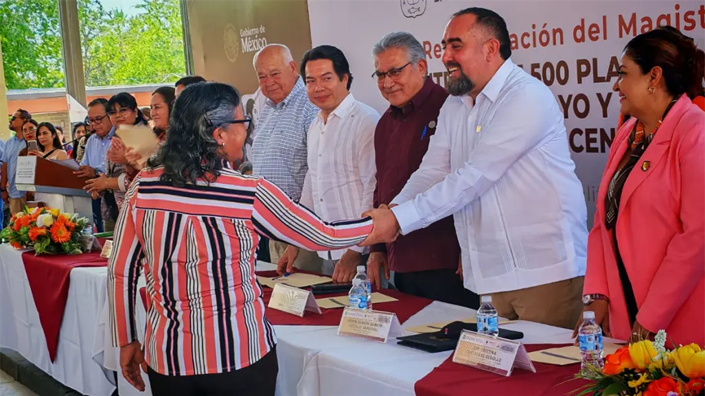 Entregan 500 plazas en Baja California Sur tras más de 20 años de espera