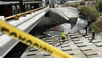 Muere hombre en carretera Los Chorros; cae a un arroyo