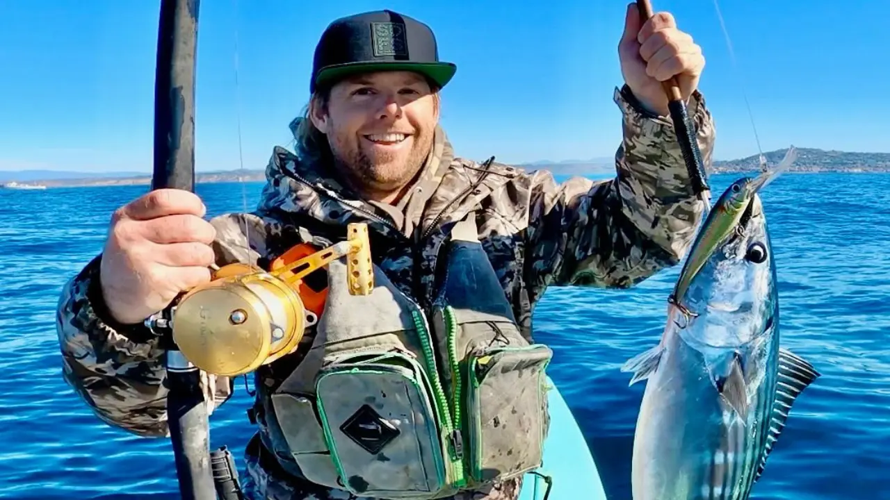 Mikey había reportado una falla en el motor de apoyo de su embarcación. Foto: Mikey Rijavec / Facebook.