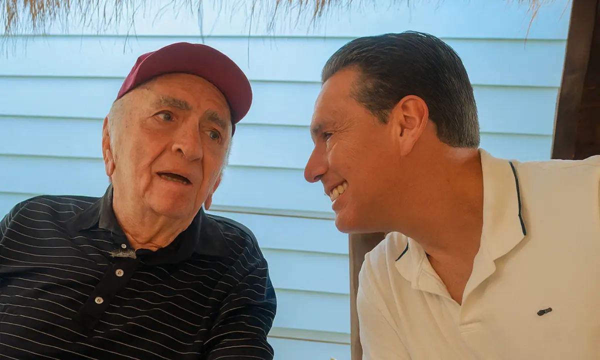 Del lado izquierdo el fallecido Raúl Osorio Arce y a la derecha su hijo Raúl Osorio Alonzo Foto: Redes Sociales