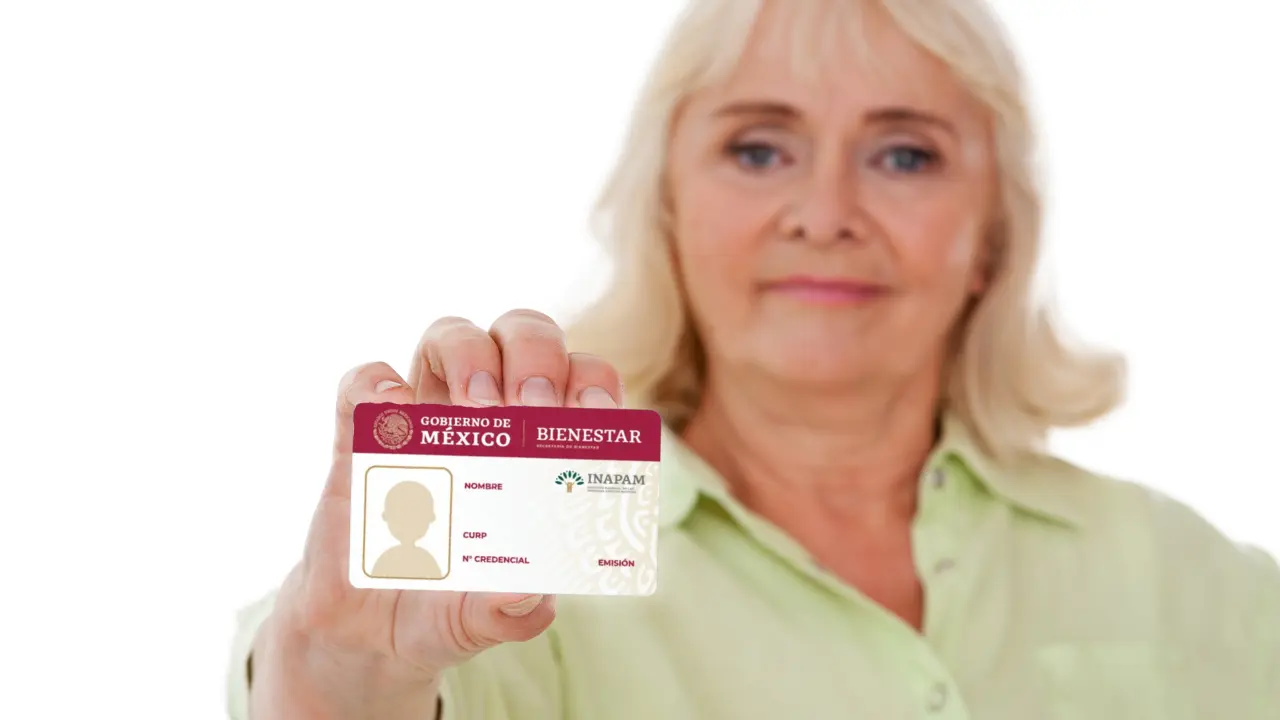 Adultos mayores del Edomex pueden tramitar su tarjeta INAPAM para acceder a descuentos y programas de apoyo. Foto: Canva