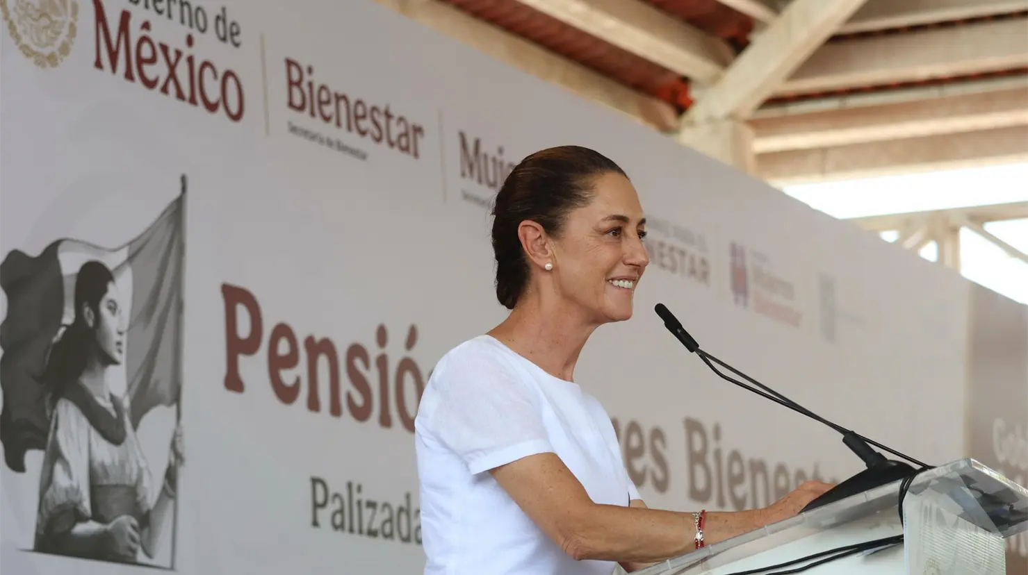 Claudia Sheinbaum anuncia inicio de pagos de la Pensión Mujeres Bienestar para mujeres de 60 a 62 años. Foto: Gobierno de México