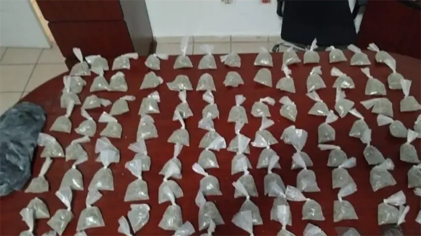 imagen recuadro El detenido podría estar vinculado a la venta de la hierba./Foto: Cortesía