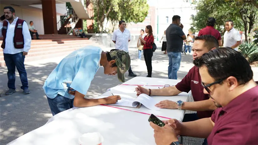imagen recuadro Con firmas piden a la SCJN revisar amparo de exgobernador Cabeza de Vaca. FOTO | Facebook @Romulo Cesar Perez