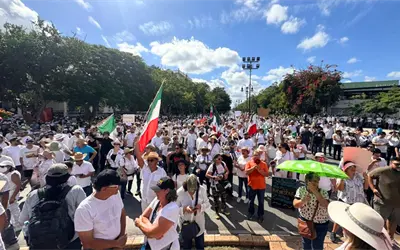 Movilización nacional llega a Mérida, reclaman mayor seguridad y cambios en el gobierno Movilización nacional llega a Mérida, reclaman mayor seguridad y cambios en el gobierno