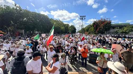 Movilización nacional llega a Mérida, reclaman mayor seguridad y cambios en el gobierno Movilización nacional llega a Mérida, reclaman mayor seguridad y cambios en el gobierno