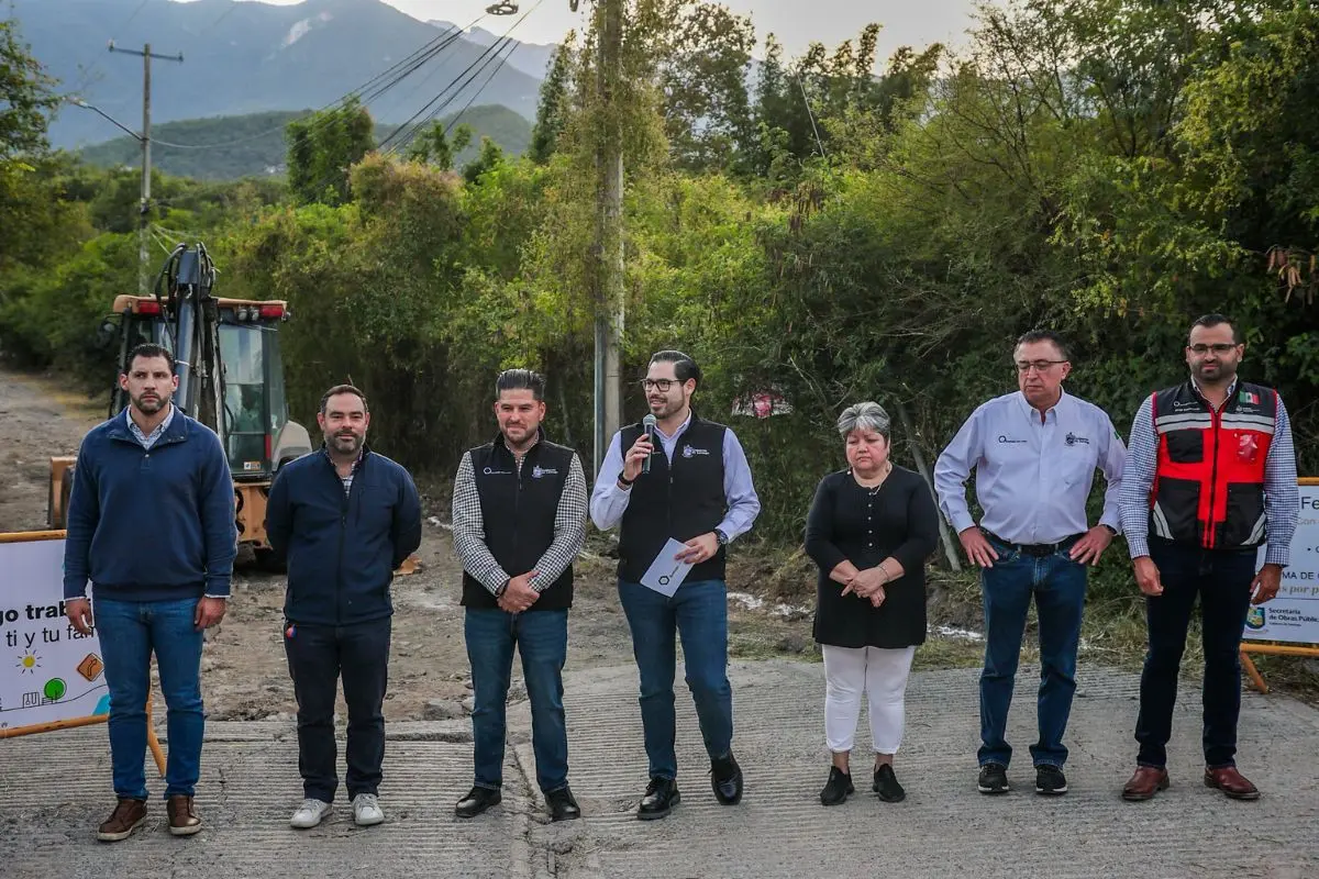 Impulsa David de la Peña nueva pavimentación. Foto: Gobierno de Santiago
