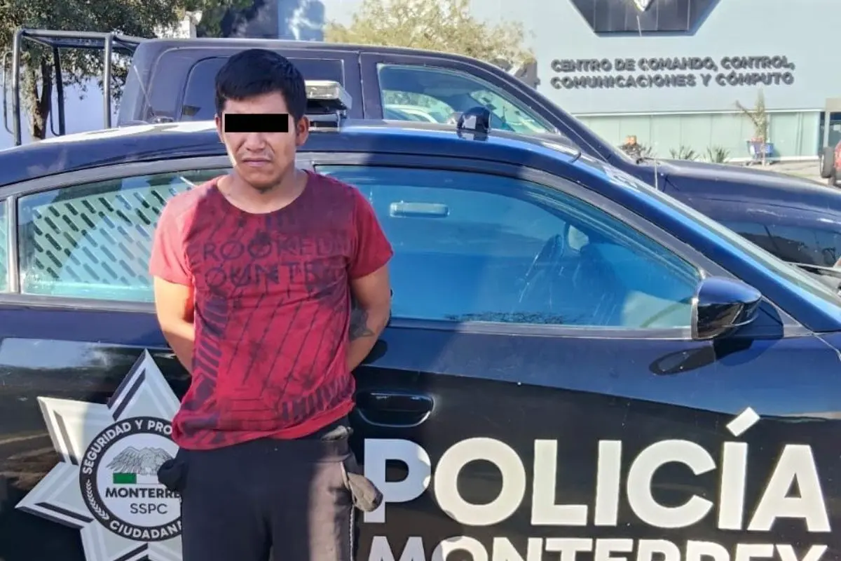 Un hombre fue detenido por elementos de la Policía de Monterrey. Foto: Policía de Monterrey