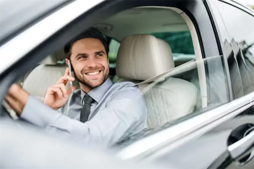 Persona conduciendo con licencia permanente Foto: Unsplash