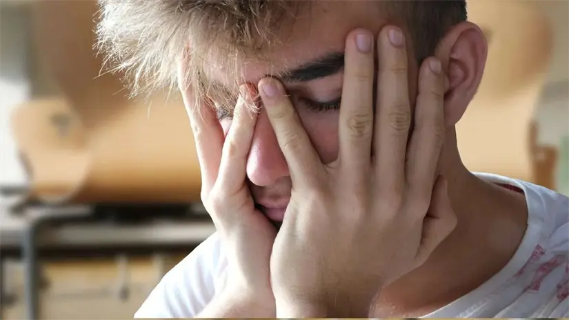 imagen recuadro La fatiga visual es una de las señales físicas más comunes del estrés digital Foto: Canva