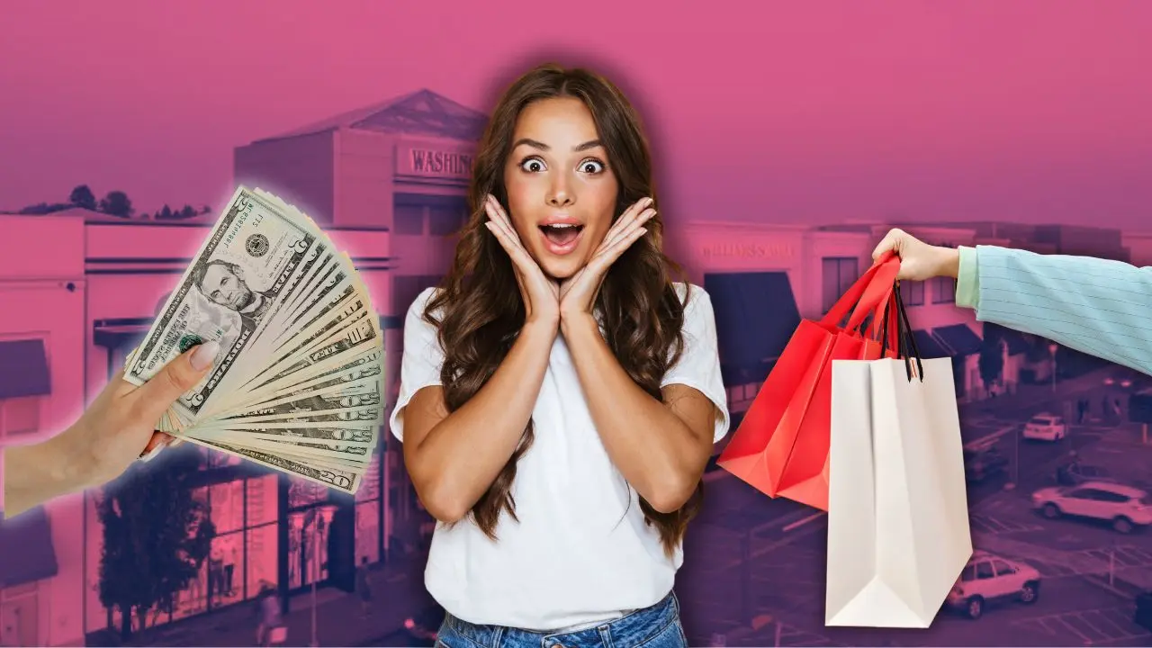 Mujer con cara de sorprendida, mano con dólares y bolsas de compras Foto: Canva