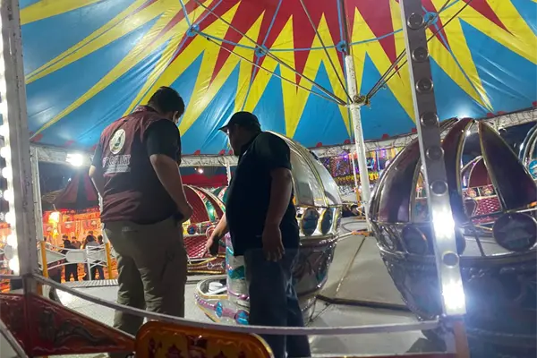 Protección Civil de Yucatán clausura juego mecánico tras video viral Protección Civil de Yucatán clausura juego mecánico tras video viral