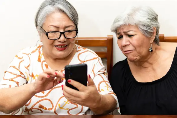 La brecha invisible en Edomex: adultos mayores fuera del mundo digital La brecha invisible en Edomex: adultos mayores fuera del mundo digital