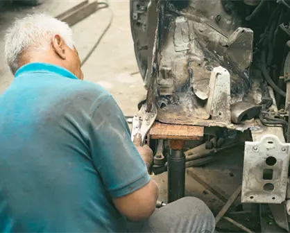 Va Monclova contra talleres mecánicos improvisados; son peligro para vecinos