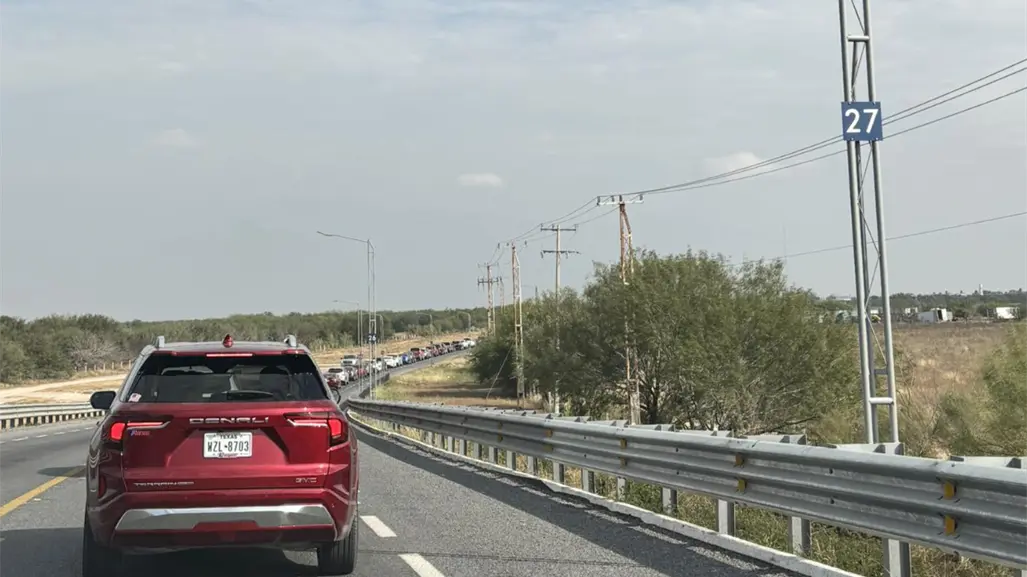 Tamaulipecos cruzan en masa a Estados Unidos previo al Black Friday