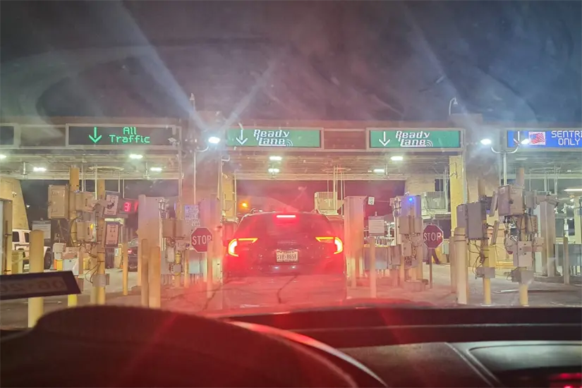 imagen recuadro Los tiempos de espera en algunos puentes internacionales alcanzaron hasta dos horas. Foto: Carlos García