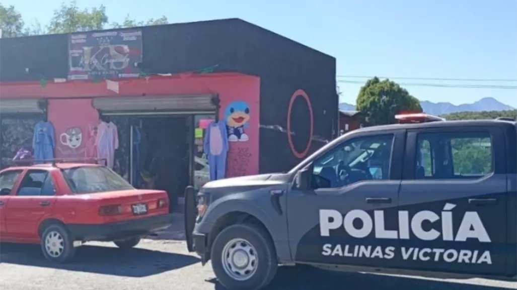 Mujer es detenida tras atacar a taxista durante robo en Salinas Victoria