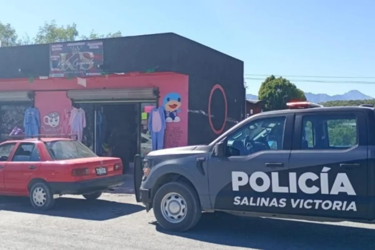 Un taxista que circulaba por calles de la colonia Emiliano Zapata, en el municipio de Salinas Victoria, pidió auxilio a la policía luego de ser víctima de un violento asalto. Foto: Secretaría de Seguridad y Vialidad Salinas Victoria