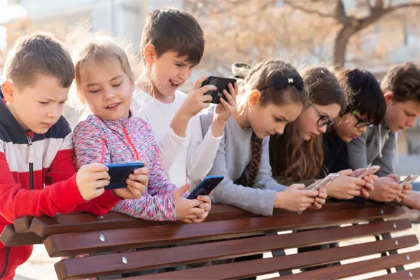 Congreso mexiquense impulsa regulación del uso de celulares en escuelas de educación básica Congreso mexiquense impulsa regulación del uso de celulares en escuelas de educación básica