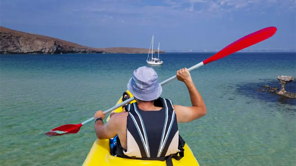 3 paraísos ocultos para practicar kayak en La Paz para expertos y principiantes
