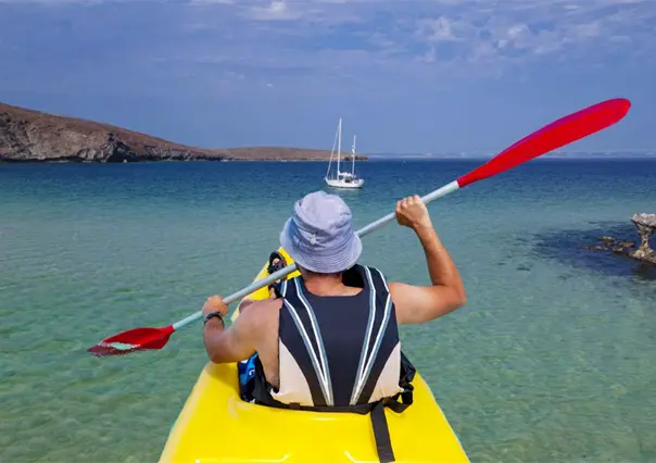 3 paraísos ocultos para practicar kayak en La Paz para expertos y principiantes