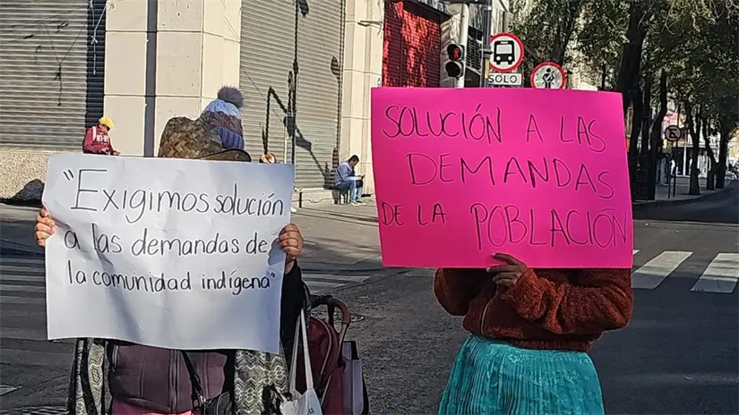 imagen recuadro Pese a que llegaron a un acuerdo, la comunidad indígena afecto a diversos capitalinos. Foto: Ramón Ramírez