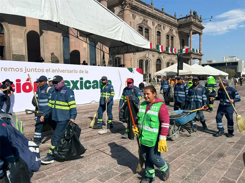 imagen recuadro Contingente en el desfile de la Revolución Mexicana. Foto: POSTA