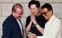 Miss Universo: Raúl Rocha y Nawat Itsaragrisil se reconcilian previo al certamen Miss Universo: Raúl Rocha y Nawat Itsaragrisil se reconcilian previo al certamen