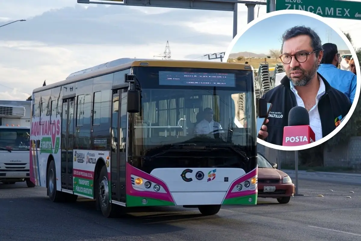 Víctor de la Rosa en entrevista con respecto actualizaciones en sistema Aquí Vamos Gratis / Foto: Gobierno de Saltillo | Marco Juárez | Canva