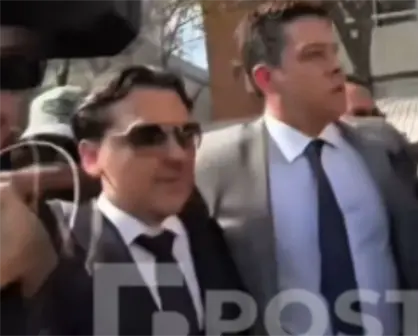 Christian Nodal evita hablar con los medios a su llegada a los juzgados